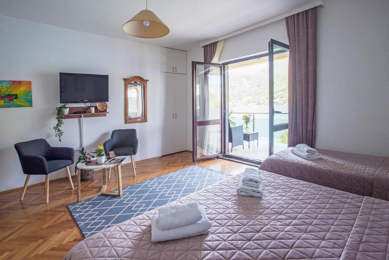 Apartments Maxhit Tivat Exteriör bild